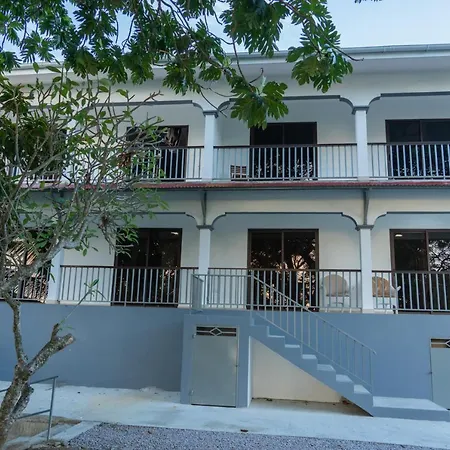 E&E Self Catering Hotel