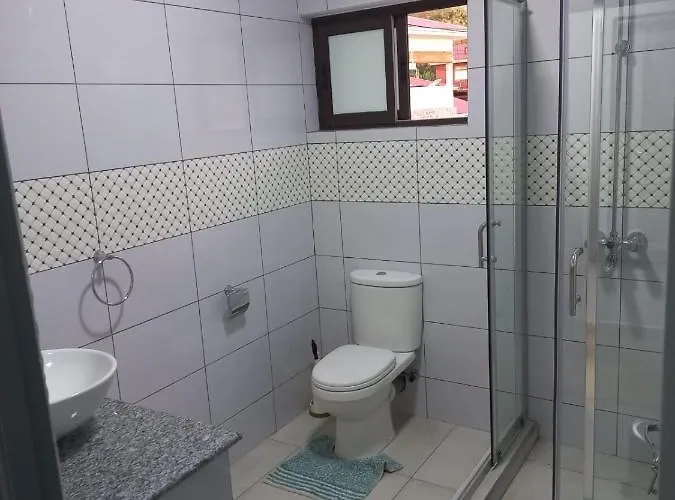E&e Self Catering Beau Vallon (Mahe)