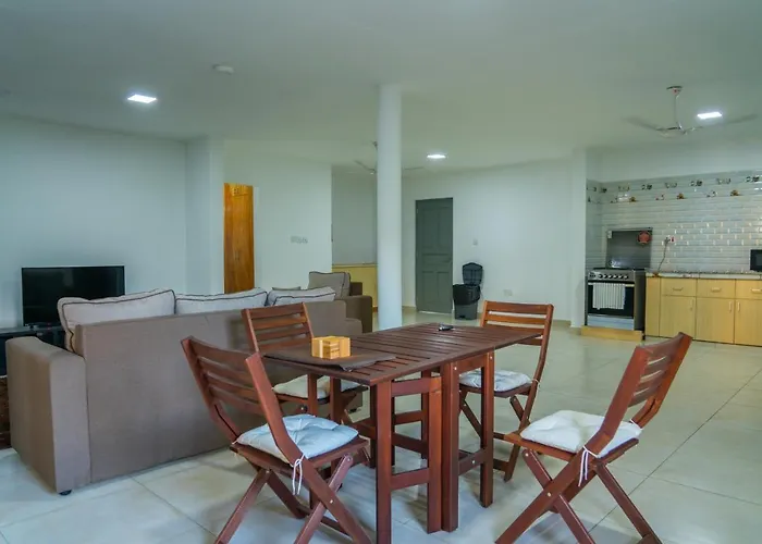E&e Self Catering Affittacamere 4*