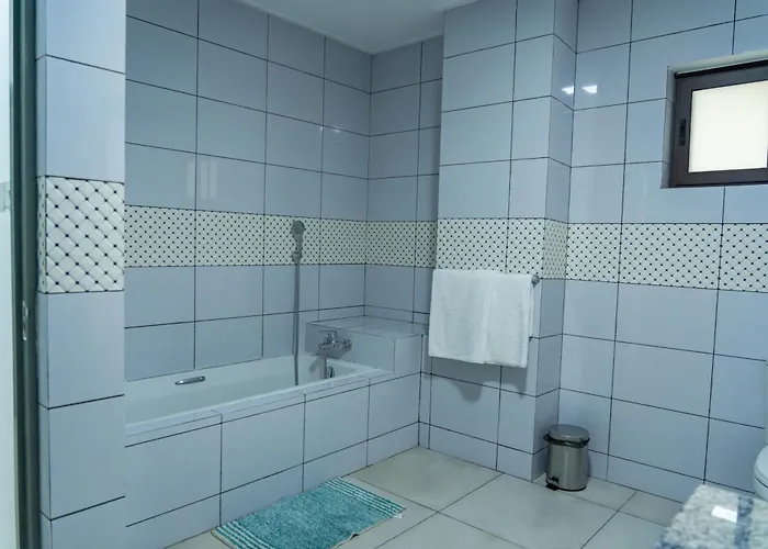 E&e Self Catering